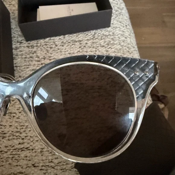 Bottega Veneta Gray Sunglasses - Picture 12 of 16